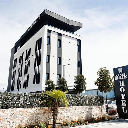 Mark Hotel Tirana Berxull Екстер'єр фото