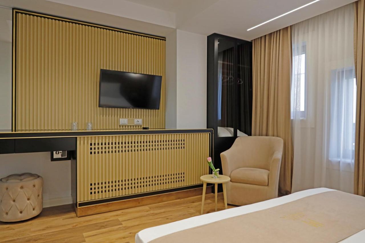 Mark Hotel Tirana Berxull Екстер'єр фото