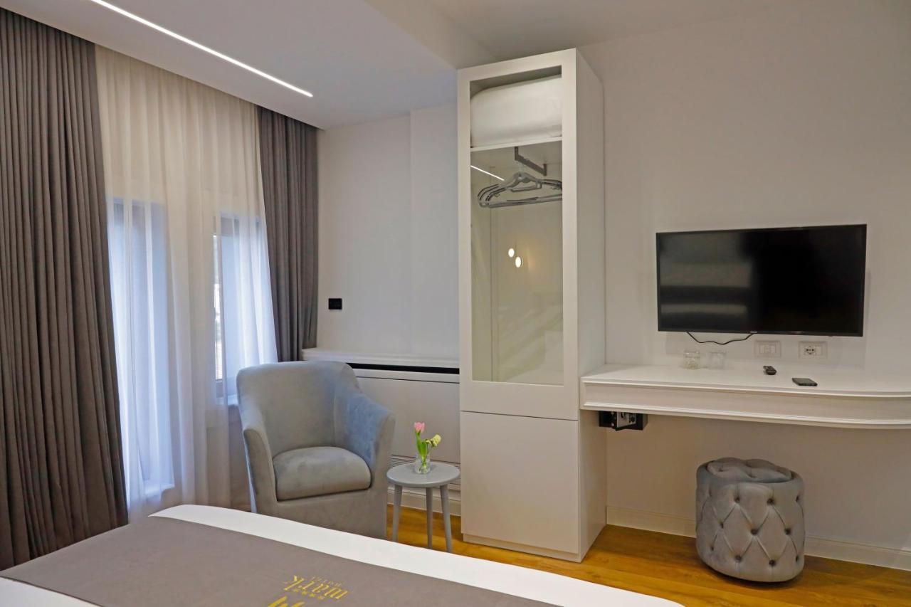 Mark Hotel Tirana Berxull Екстер'єр фото