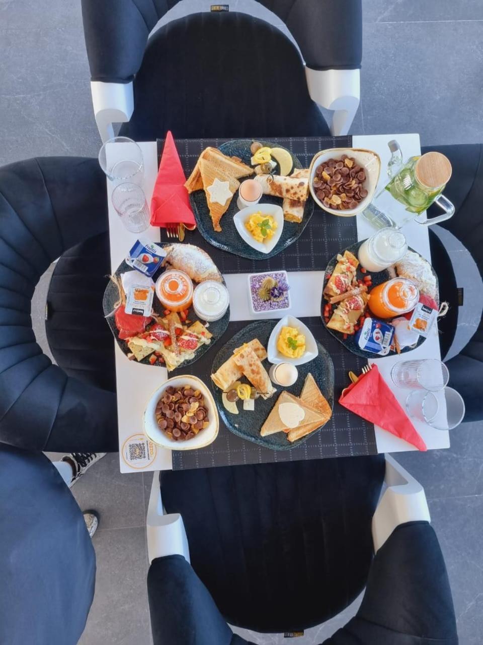 Mark Hotel Tirana Berxull Екстер'єр фото